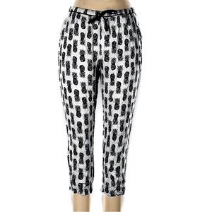 KENSIE Lightweight Black & White Pineapple Silky Elastic Cropped Ankle Pants